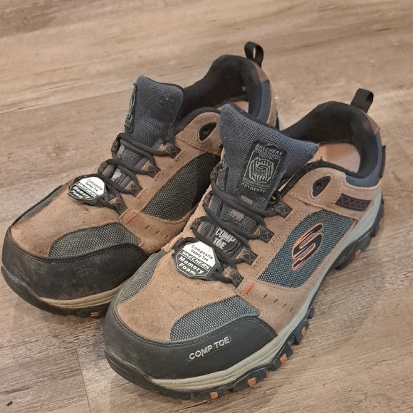 Skechers Brown and Black Construction Shoes With Comp Toe. - Picture 15 of 16